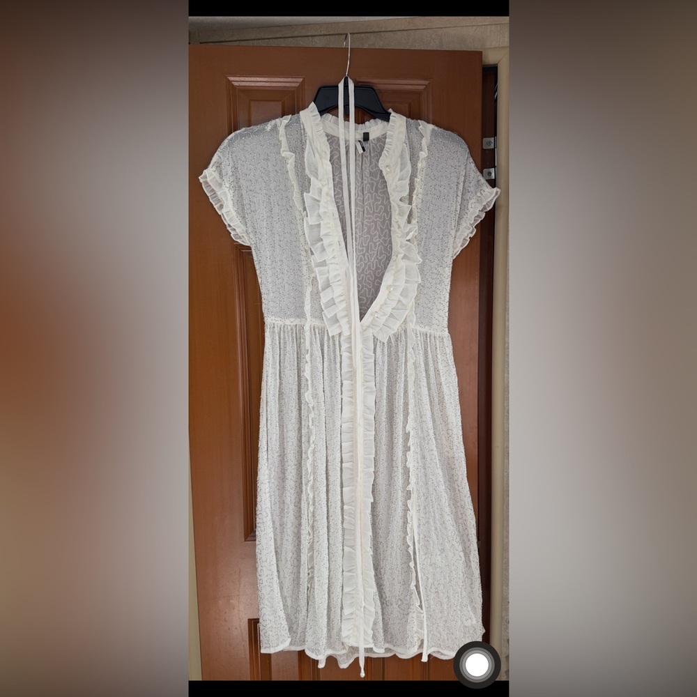 TopShop White Embellished
Shirtdress - Picture 2 of 7